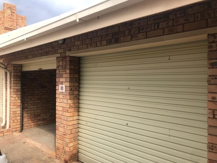 To Let 2 Bedroom Property for Rent in Langenhovenpark Free State